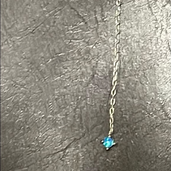 Elegant Necklace - Picture 2 of 2